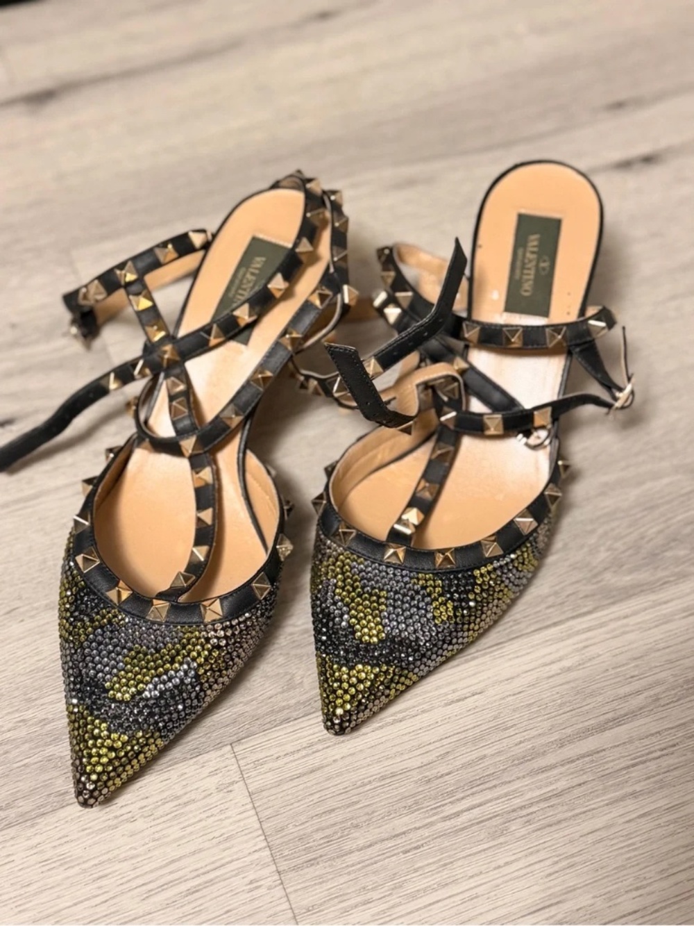 VALENTINO ROCKSTUD MID HEEL PUMPS 41